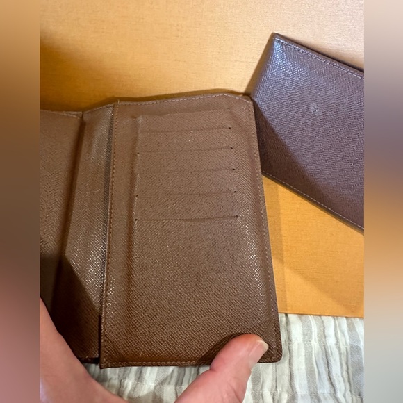 Louis Vuitton wallet - Picture 9 of 16